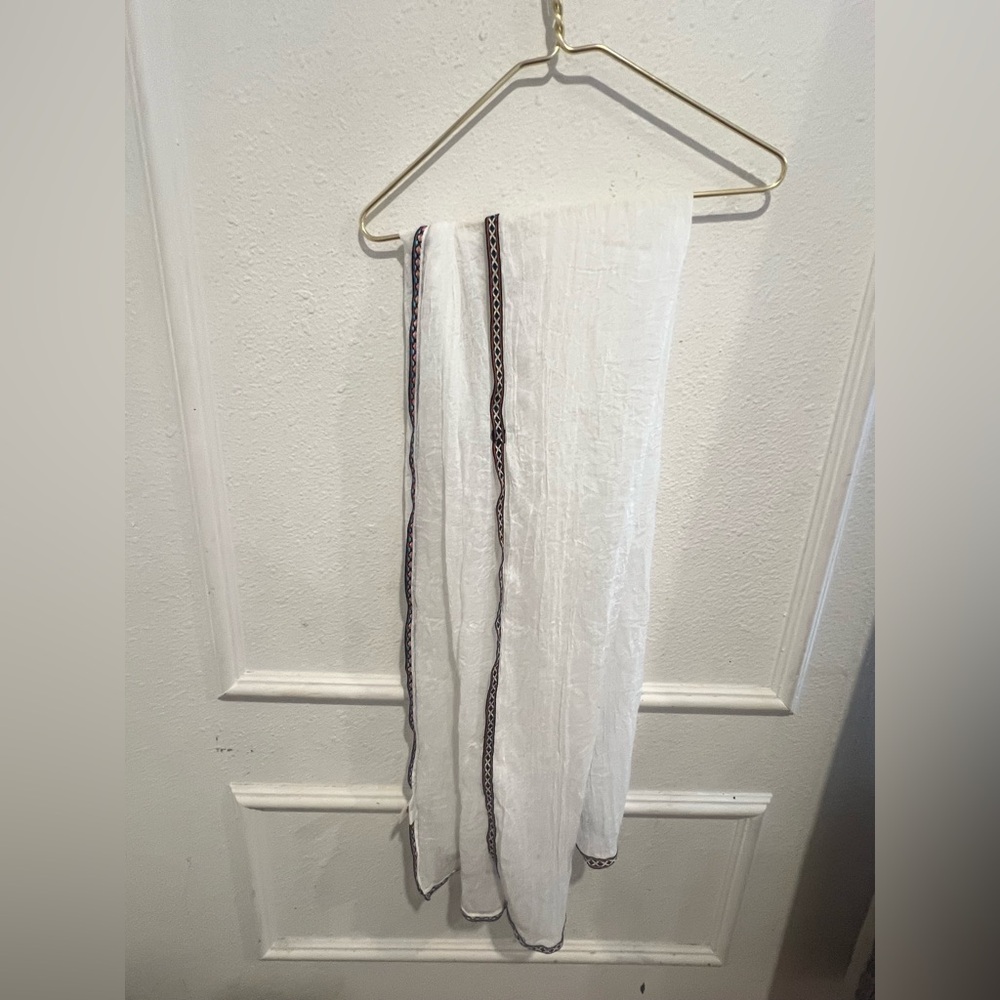 Show me your mumu scarf with decorative trim